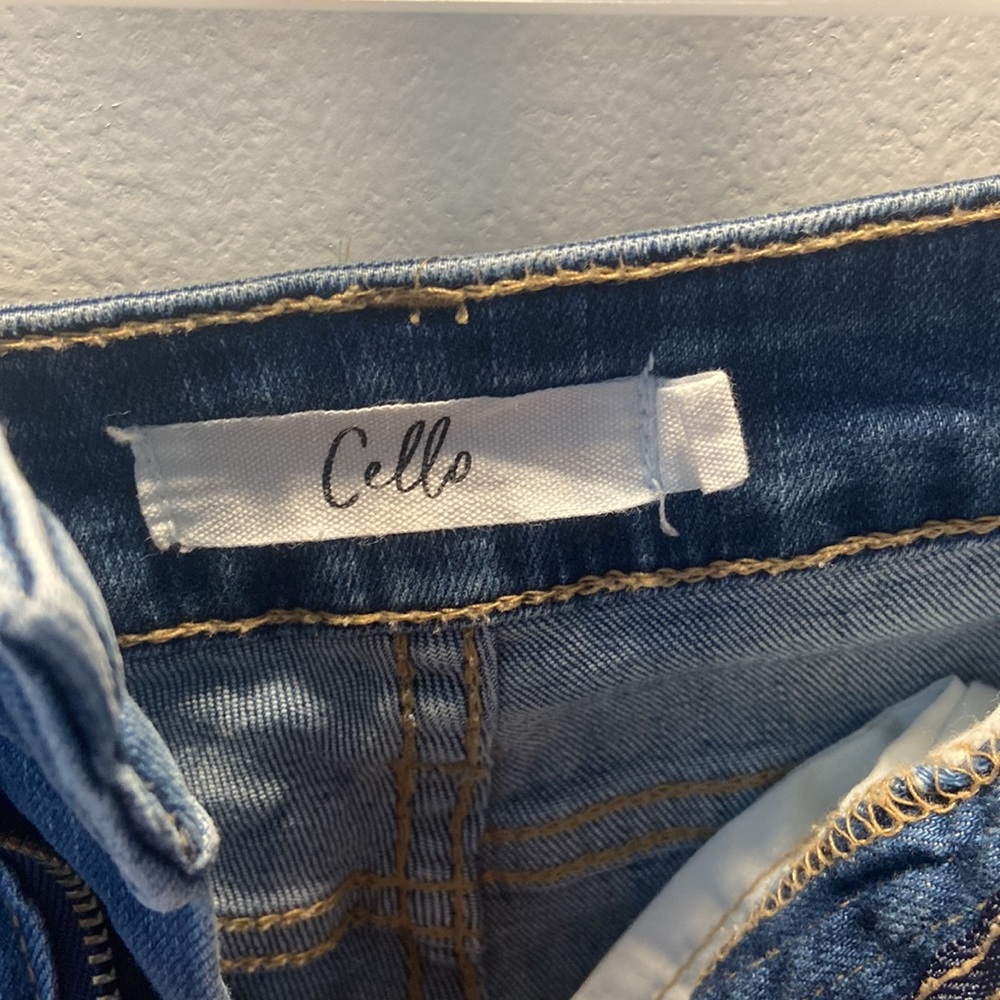 Jean - Picture 3 of 5